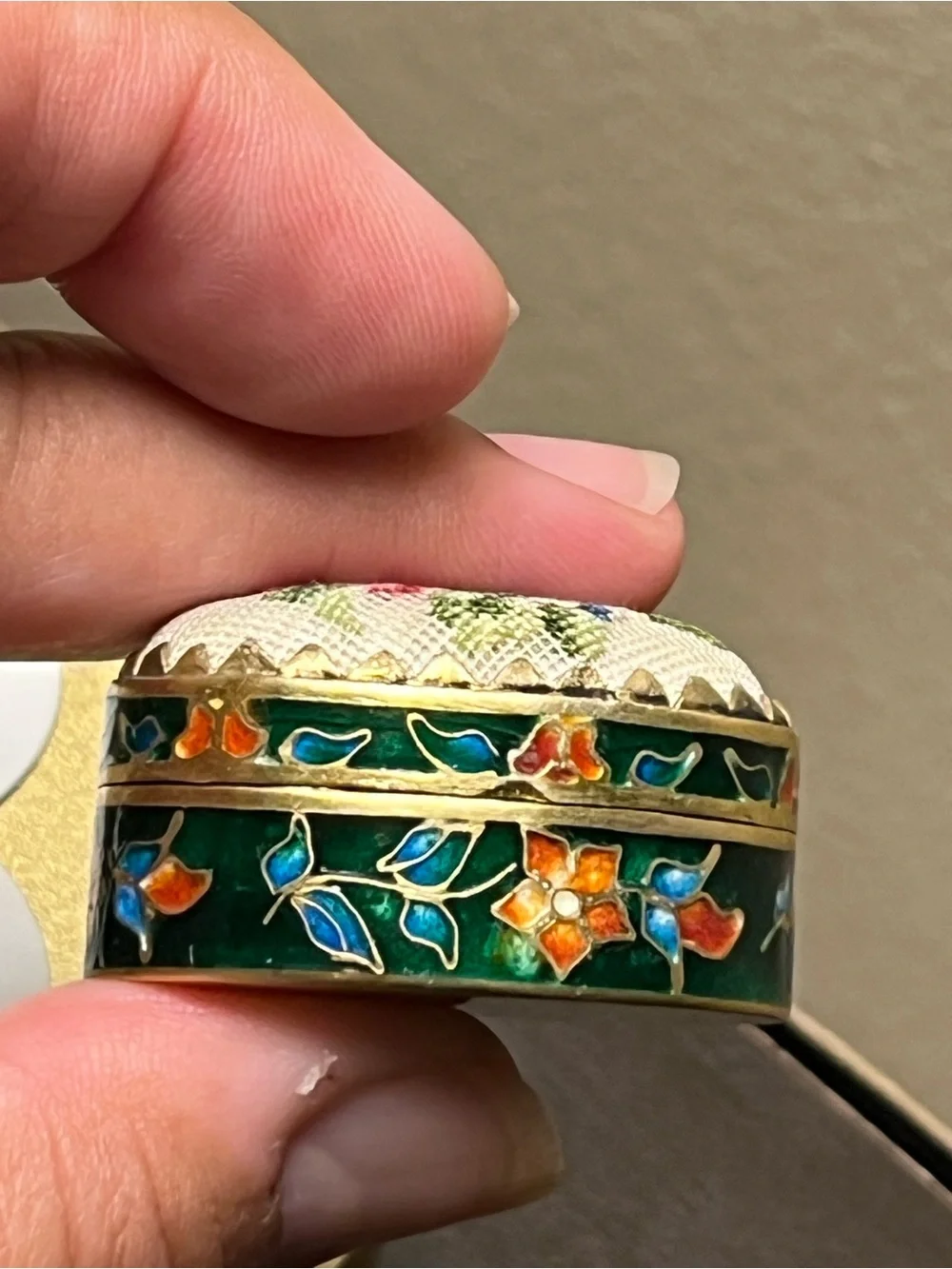 Vintage Floral Cloisonne Enamel Petit Point Pill Box - Picture 8 of 11